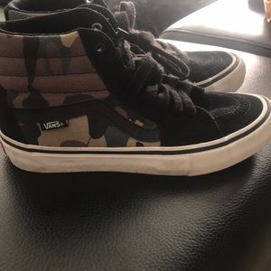 Gently used vans size 6 men’s  7-1/2-8 women’s